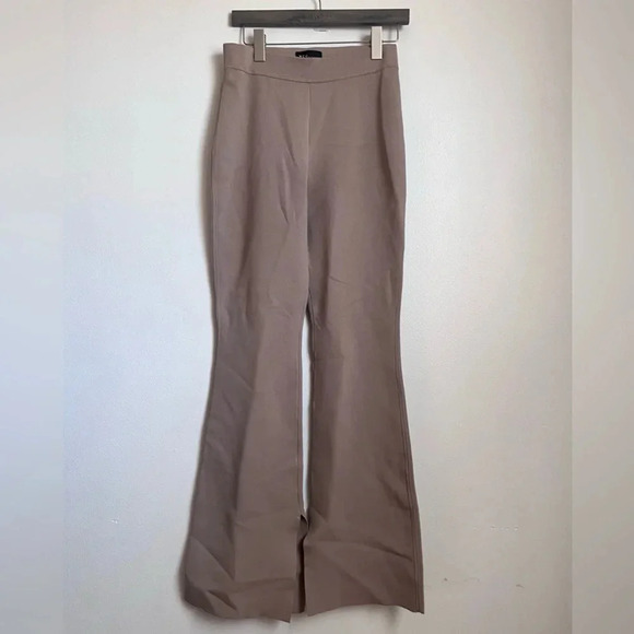 Babaton Pants - Ten by Babaton High-Waisted Knit Flared Paramount Pant